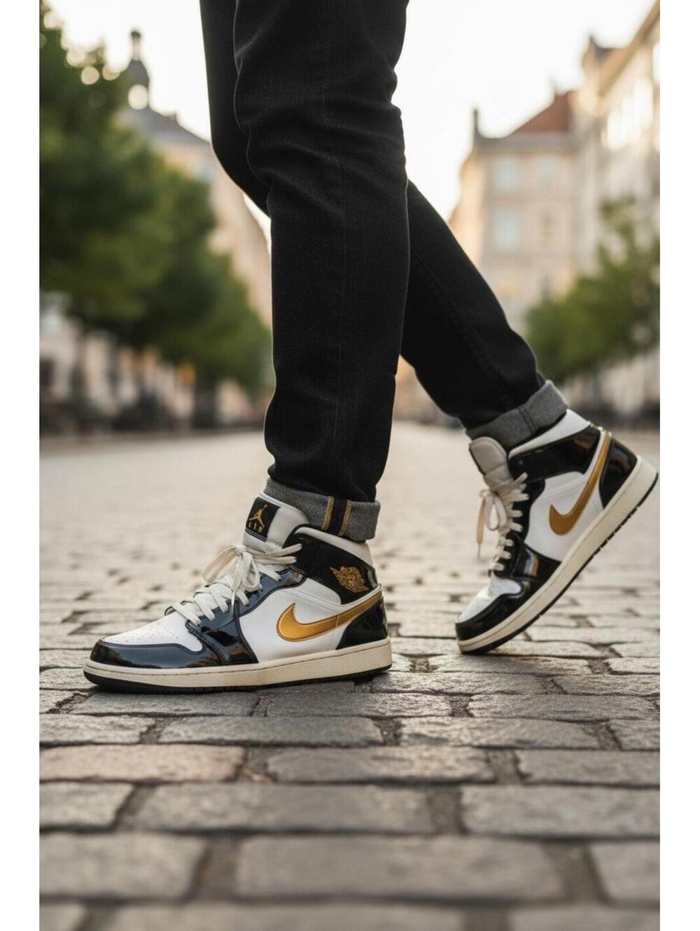 Nike Air Jordan Retro 1 Mid Patent Black Gold Shoes 852542-007 Size 17